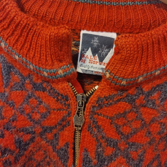 Dale of Norway Men's Red Wood Hand Knit Nordic Sweater - Picture 6 of 9